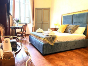Veronica Suite